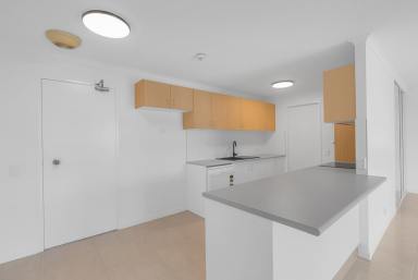 Unit For Sale - QLD - Cairns City - 4870 - Stylish Partially Renovated Apartment in Iconic Aquarius Building  (Image 2)