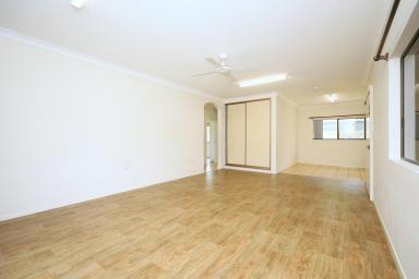 Duplex/Semi-detached For Lease - QLD - Whitfield - 4870 - Huge Duplex - Fully AC - Vinyl Flooring - Side Access to Backyard  (Image 2)