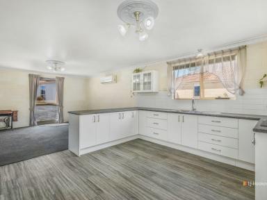 Unit Sold - TAS - Latrobe - 7307 - Pop The Chablis  (Image 2)