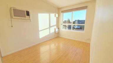 Apartment Leased - VIC - Carnegie - 3163 - Spacious One Bedroom Apartment with Balcony  (Image 2)