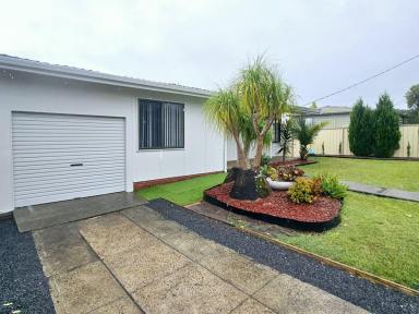 House For Lease - NSW - Old Bar - 2430 - COASTAL COTTAGE - ELECTRICITY & WATER INCLUDED  (Image 2)