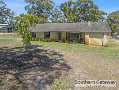 House For Sale - WA - Banjup - 6164 - RURAL LIFESTYLE MEETS CONVENIENCE  (Image 2)