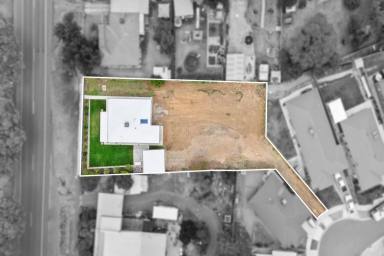 House For Sale - VIC - West Bendigo - 3550 - Modern build with no end of possibilities on 1596 sqm!  (Image 2)