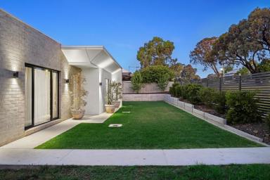 House For Sale - VIC - West Bendigo - 3550 - Modern build with no end of possibilities on 1596 sqm!  (Image 2)