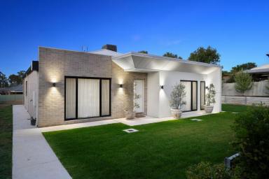 House For Sale - VIC - West Bendigo - 3550 - Modern build with no end of possibilities on 1596 sqm!  (Image 2)