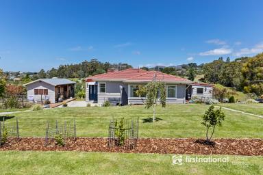 House For Sale - TAS - Margate - 7054 - Room For a Pony  (Image 2)