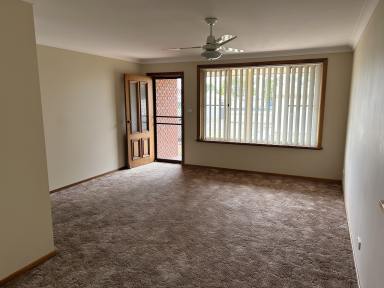 House For Lease - NSW - Tamworth - 2340 - TWO BEDROOM UNIT IN CENTRAL LOCATION  (Image 2)