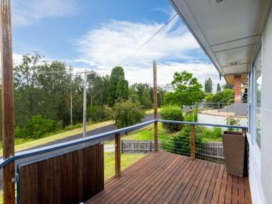 House For Sale - NSW - Bega - 2550 - FANTASTIC OPPORTUNITY FOR A FIRST HOME BUYER OR DOWNSIZER  (Image 2)