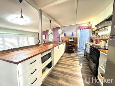 House For Sale - NSW - Inverell - 2360 - Renovated, Low maintenance home on Ross Hill  (Image 2)