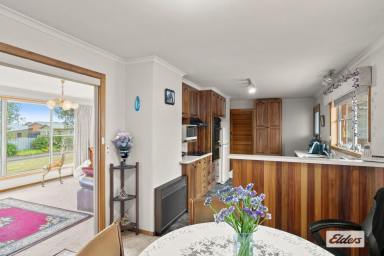 House For Sale - TAS - Turners Beach - 7315 - LARGE FAMILY HOME OR POTENTIAL DEVELOPMENT!  (Image 2)