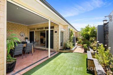 House Sold - WA - Shoalwater - 6169 - Stylish Living in a Sought-After Location!  (Image 2)