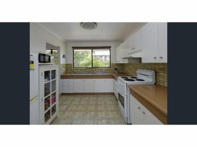 Unit For Lease - NSW - Tuncurry - 2428 - Spacious 2 bedroom Unit In The Heart Of Tuncurry  (Image 2)