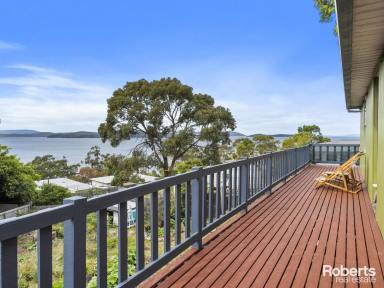 House For Sale - TAS - Primrose Sands - 7173 - Cheerful seaside home with great views  (Image 2)