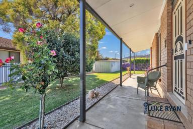 House For Sale - VIC - Rochester - 3561 - 3 BEDROOM  2 BATHROOM BRICK VENEER HOME  (Image 2)