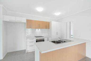 House For Lease - QLD - Manoora - 4870 - Well Appointed Villa!  (Image 2)