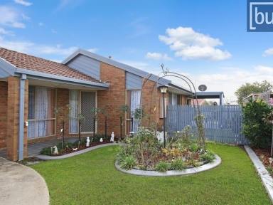 House For Lease - VIC - West Wodonga - 3690 - Neat Family Home  (Image 2)