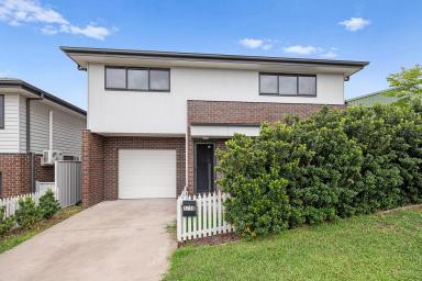 Duplex/Semi-detached For Sale - NSW - East Maitland - 2323 - MODERN & SPACIOUS 3-BEDROOM TOWNHOUSE IN PRIME EAST MAITLAND LOCATION  (Image 2)