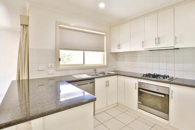 Townhouse For Sale - VIC - Mildura - 3500 - QUALITY TOWNHOUSE  (Image 2)