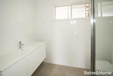 House For Lease - NSW - Lake Albert - 2650 - EASY LIVING IN LAKE ALBERT  (Image 2)