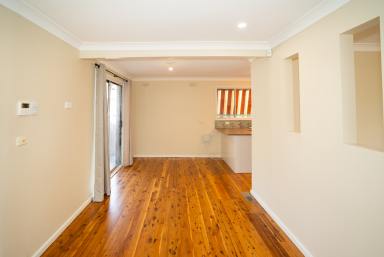 House For Lease - NSW - Lake Albert - 2650 - EASY LIVING IN LAKE ALBERT (Image 2)