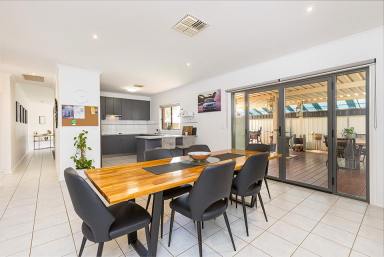 House For Sale - VIC - Mildura - 3500 - Modern Home for the Entertainers!  (Image 2)