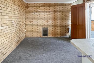 Unit For Lease - NSW - Dubbo - 2830 - Two Bedroom Unit Conveniently Located in the CBD  (Image 2)