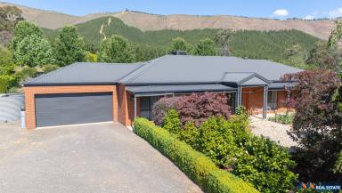 House For Sale - VIC - Myrtleford - 3737 - Spacious Family Home in Prime Location  (Image 2)