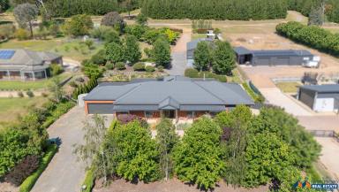 House For Sale - VIC - Myrtleford - 3737 - Spacious Family Home in Prime Location  (Image 2)