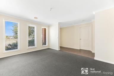 House For Sale - VIC - Cranbourne East - 3977 - Discover a Lifestyle of Comfort and Convenience in Hunt Club Estate!  (Image 2)