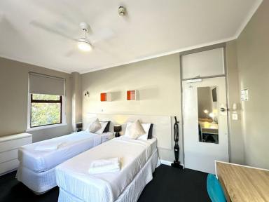 Flat For Lease - NSW - Forest Lodge - 2037 - Across the road from Sydney University  (Image 2)