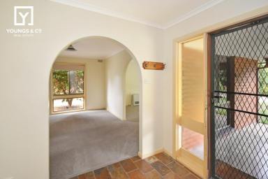 Unit For Sale - VIC - Shepparton - 3630 - Central 2 Bedroom Unit - Close to St Brendans Church & Deakin Reserve  (Image 2)