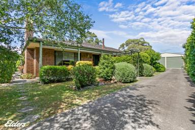 House For Sale - VIC - Langsborough - 3971 - SOLID BRICK HOME, COASTAL LIVING - FAMILY ALERT!  (Image 2)