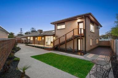 House For Lease - VIC - Aspendale - 3195 - 4-Bed 3-Bath 2-Car Garaged Bayside Living in Aspendale  (Image 2)