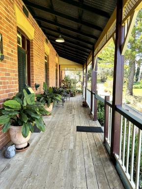 House For Sale - NSW - Inverell - 2360 - Ye Olde Banke - Grandeur at its Best  (Image 2)