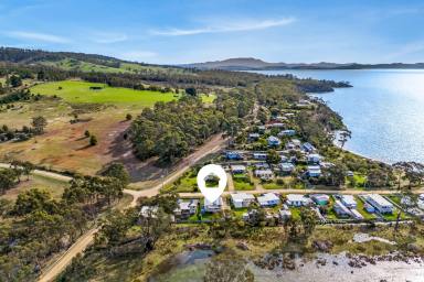 House For Sale - TAS - Sloping Main - 7186 - Currently set up as an Airbnb "Ready to move straight in and go fishing or swimming at the beach"  (Image 2)