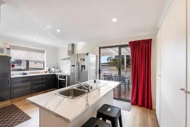 House For Sale - TAS - Sloping Main - 7186 - Currently set up as an Airbnb "Ready to move straight in and go fishing or swimming at the beach"  (Image 2)