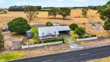 House For Sale - SA - Penola - 5277 - Beautiful Home on 1 Hectare Just Minutes from Penola  (Image 2)