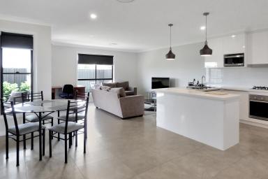 Villa Leased - NSW - Dubbo - 2830 - Fully Furnished Two Bedroom Villa in Lakeview Estate  (Image 2)