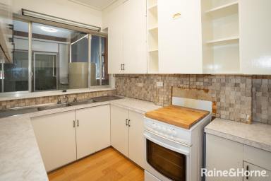 Unit Leased - NSW - Wagga Wagga - 2650 - CENTRAL CHARM  (Image 2)