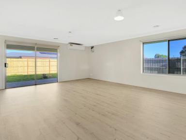 House For Sale - VIC - East Bairnsdale - 3875 - MODERN 4-BEDROOM FAMILY HOME IN EAST BAIRNSDALE  (Image 2)