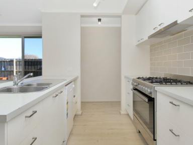 House For Sale - VIC - East Bairnsdale - 3875 - MODERN 4-BEDROOM FAMILY HOME IN EAST BAIRNSDALE  (Image 2)