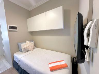 Studio For Lease - NSW - Potts Point - 2011 - Modern Living in the Iconic 'Astoria' Building  (Image 2)
