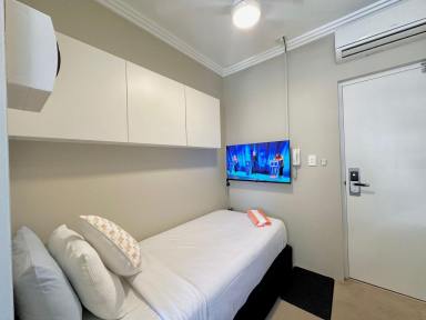 Studio For Lease - NSW - Potts Point - 2011 - Modern Living in the Iconic 'Astoria' Building  (Image 2)