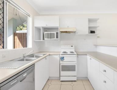 Unit For Lease - QLD - Westcourt - 4870 - Spacious Ground Floor Apartment | Lock Up Garage!  (Image 2)