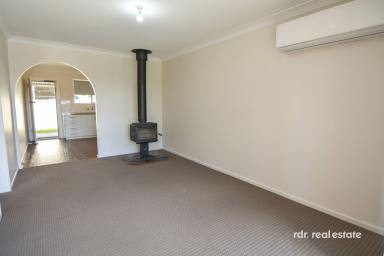 Unit For Sale - NSW - Inverell - 2360 - COMFORT AND CONVENIENCE  (Image 2)