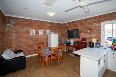 Studio For Lease - NSW - Wagga Wagga - 2650 - CBD Room for Rent!  (Image 2)