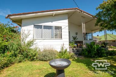 House For Sale - NSW - Glen Innes - 2370 - 3 Bedroom Home with Plenty of Shed Space  (Image 2)