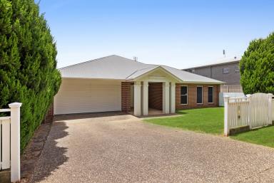 House For Sale - QLD - Rangeville - 4350 - Spacious Family Living Next to the Golf Course  (Image 2)