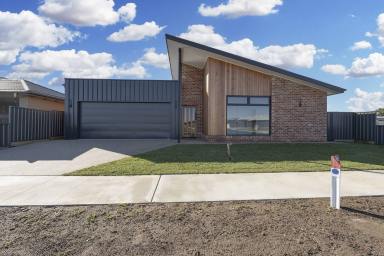House For Sale - VIC - Swan Hill - 3585 - Custom-Built & Ready for You!  (Image 2)