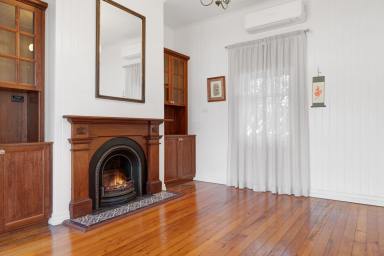 House For Lease - QLD - East Toowoomba - 4350 - Charming Renovated Eastside Cottage  (Image 2)